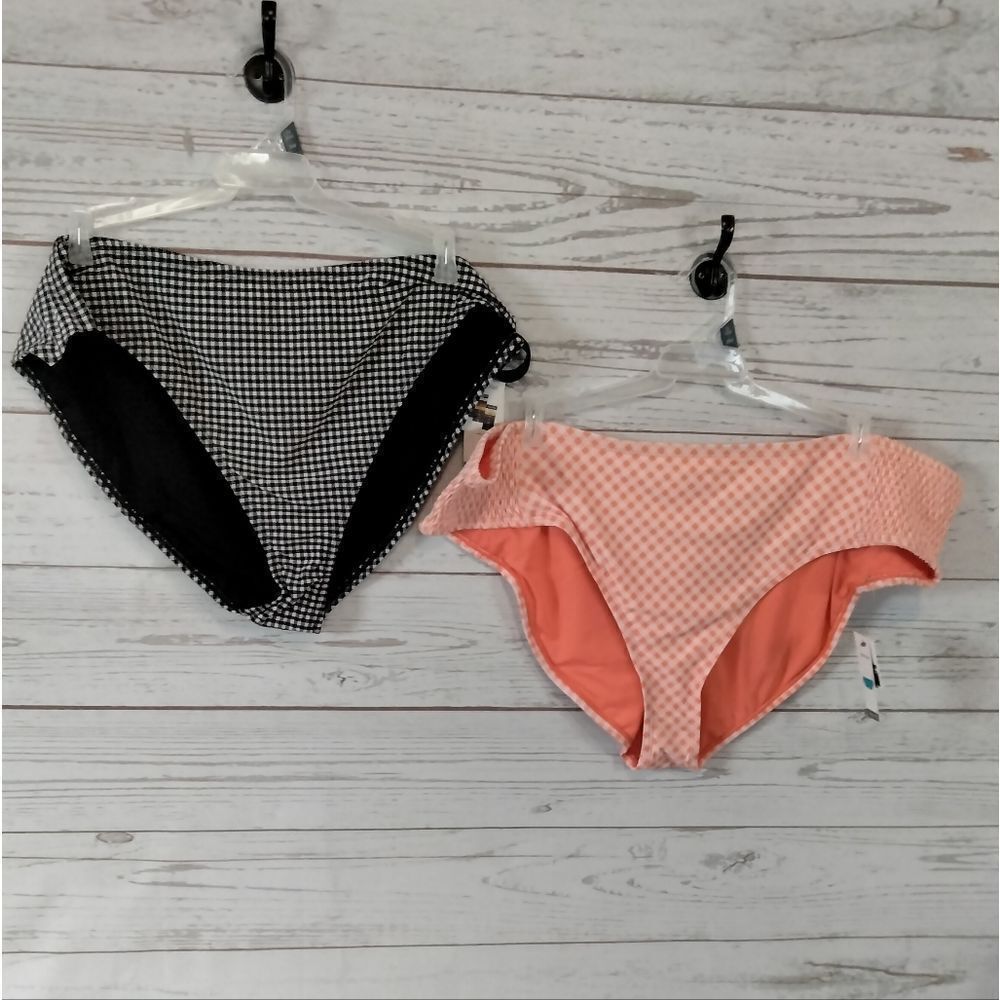 NWT: Time & Tru - woman's bikini bottoms